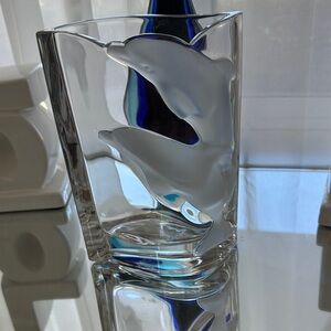 Elegant Glass Vase with Blue and Clear Design